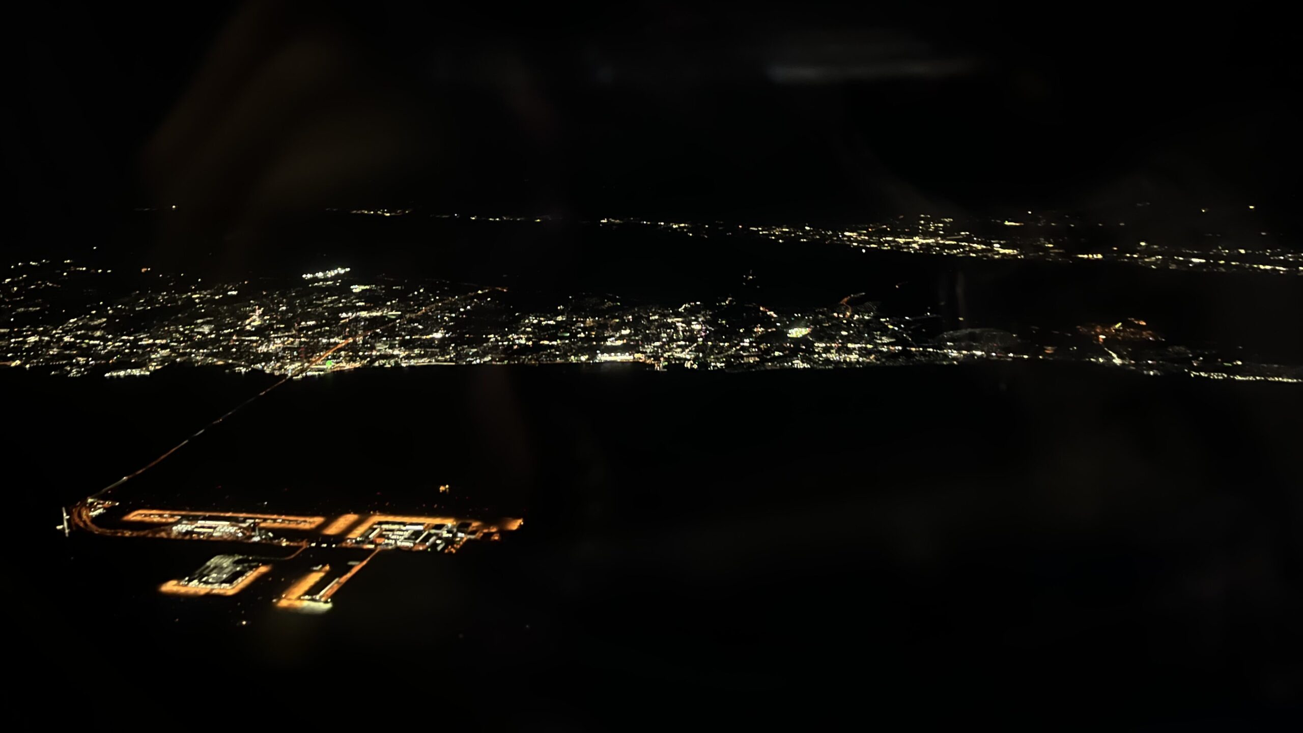 飛行機上空から見た日本の夜景です。