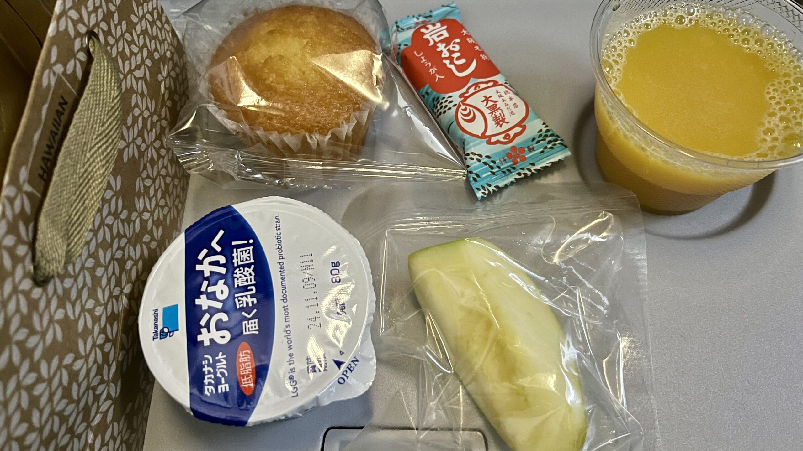 ハワイアン航空の機内食の朝食です。(日本→ハワイ)