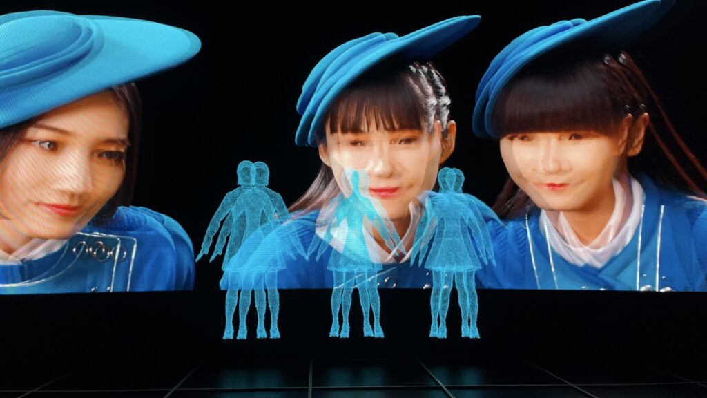 3Dメガネを通さずに見たシアターの画面です。